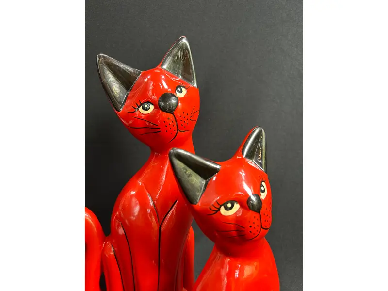 Foto de um(a) par de Gatos Vintage em Cerâmica, da categoria de Modelos e estatuetas. Lindo par de gatos vintage em cerâmica, em tom de vermelho fechado, um clássico da decoração e dos amantes dos bichanos,... Mostrado de uma perspectiva diferente. Vendido no marketplace Trésors.