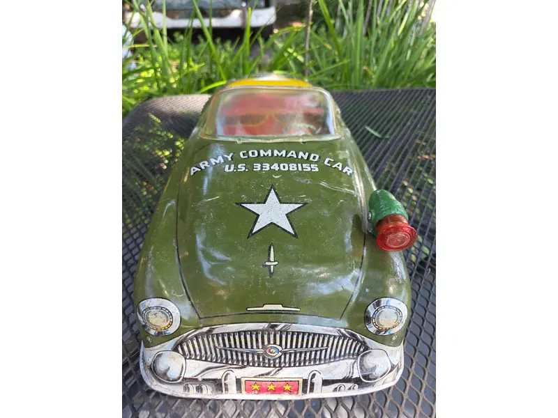 Foto de um(a) Carrinho Americano Marx Com Command Car, da categoria de Carros e caminhões de brinquedo. Autêntico carrinho americano da renomada fabricante Marx, produzido entre as décadas de 1940 e 1950. Peça original de época,... Mostrado de uma perspectiva diferente. Vendido no marketplace Trésors.