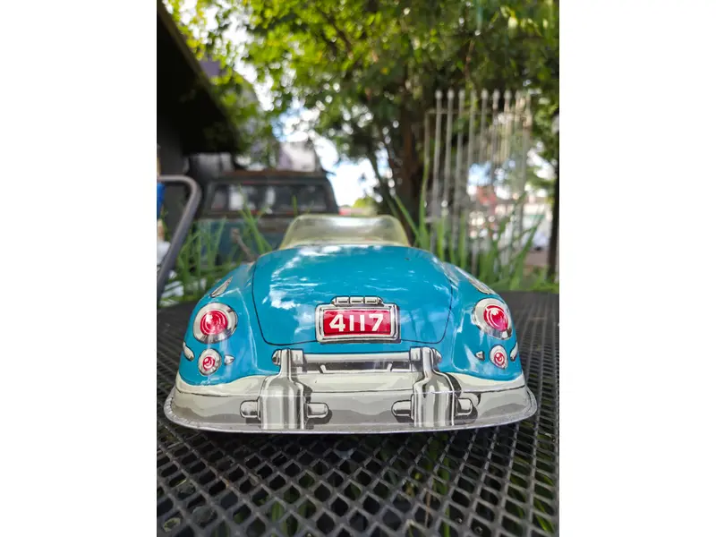 Foto de um(a) Carrinho Americano Marx Sportster, da categoria de Carros e caminhões de brinquedo. Autêntico carrinho americano da renomada fabricante Marx, produzido entre as décadas de 1940 e 1950. Peça original de época,... Mostrado de uma perspectiva diferente. Vendido no marketplace Trésors.