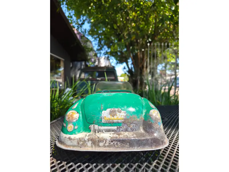 Foto de um(a) Carrinho Americano Marx Squad Car, da categoria de Carros e caminhões de brinquedo. Autêntico carrinho americano da renomada fabricante Marx, produzido entre as décadas de 1940 e 1950. Peça original de época,... Mostrado de uma perspectiva diferente. Vendido no marketplace Trésors.