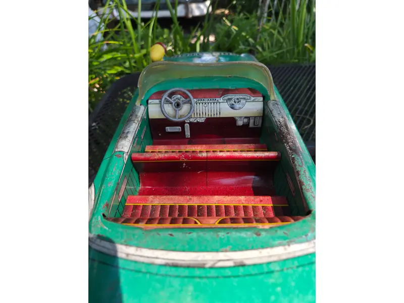 Foto de um(a) Carrinho Americano Marx Squad Car, da categoria de Carros e caminhões de brinquedo. Autêntico carrinho americano da renomada fabricante Marx, produzido entre as décadas de 1940 e 1950. Peça original de época,... Mostrado de uma perspectiva diferente. Vendido no marketplace Trésors.