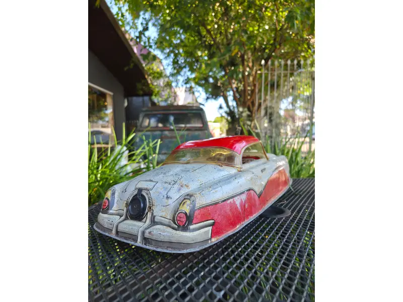 Foto de um(a) Carrinho Americano Marx, da categoria de Carros e caminhões de brinquedo. Autêntico carrinho americano da renomada fabricante Marx, produzido entre as décadas de 1940 e 1950. Peça original de época,... Mostrado de uma perspectiva diferente. Vendido no marketplace Trésors.