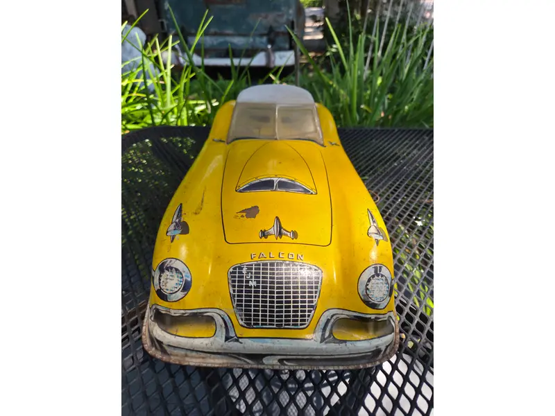 Foto de um(a) Carrinho Americano Marx Falcon, da categoria de Carros e caminhões de brinquedo. Autêntico carrinho americano da renomada fabricante Marx, produzido entre as décadas de 1940 e 1950. Peça original de época,... Mostrado de uma perspectiva diferente. Vendido no marketplace Trésors.