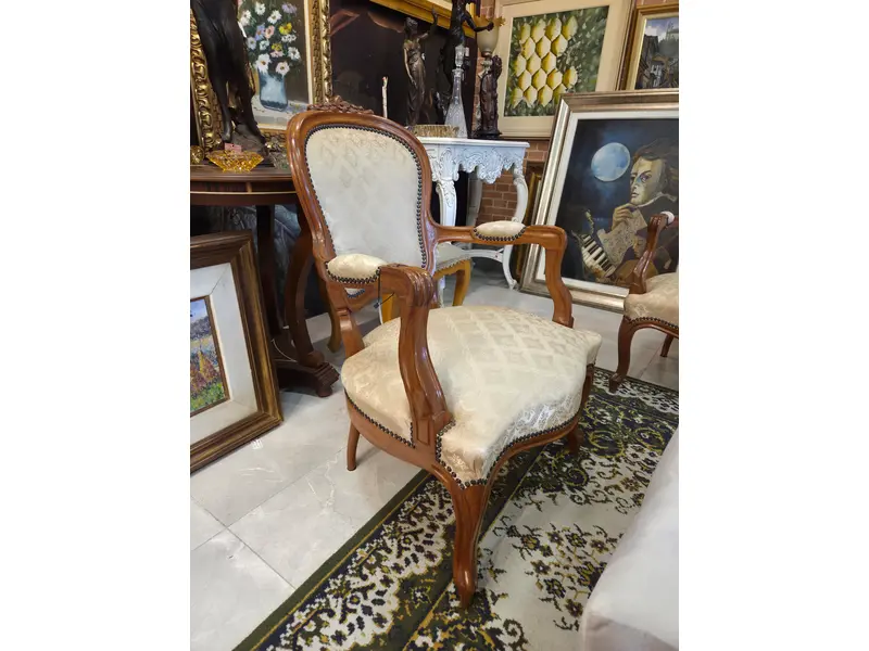 Foto de um(a) Magníficas Poltronas “Decorações Imperial” – Dante Millarch | Estilo Clássico, da categoria de Poltronas. Magnífica poltrona “Decorações Imperial”, criação atribuída a Dante Millarch, exemplar de mobiliário clássico de alto... Mostrado de uma perspectiva diferente. Vendido no marketplace Trésors.