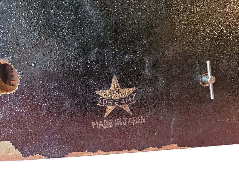 Foto de um(a) Caixa de Musica Japonesa, da categoria de Cestos e Caixas. Equilíbrio perfeito entre arte e engenharia. As caixas de música japonesas são reconhecidas globalmente pela pureza acústica... Mostrado de uma perspectiva diferente. Vendido no marketplace Trésors.