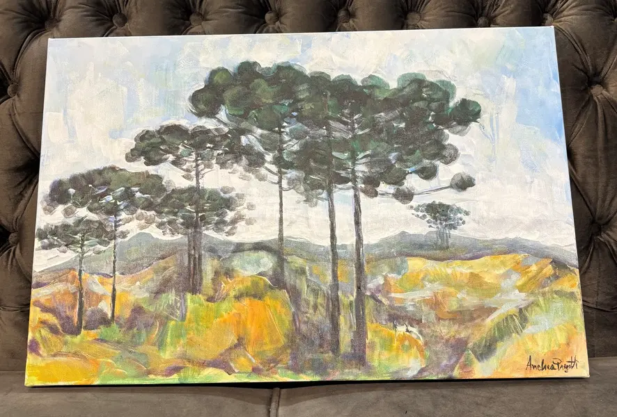 Foto de um(a) Andrea Prezutti - Araucárias, da categoria de Pinturas. Óleo sobre tela da grande artista paranaense Andrea Prezutti, natural de Jacarezinho. Mostrado de uma perspectiva diferente. Vendido no marketplace Trésors.
